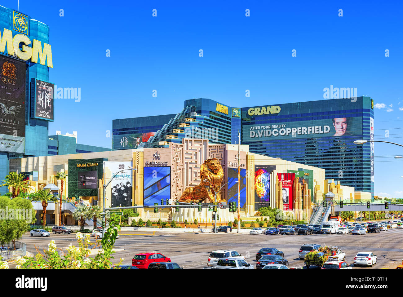 Las Vegas Nevada Postcard MGM Grand New York Resorts Night Lights Lion Liberty 