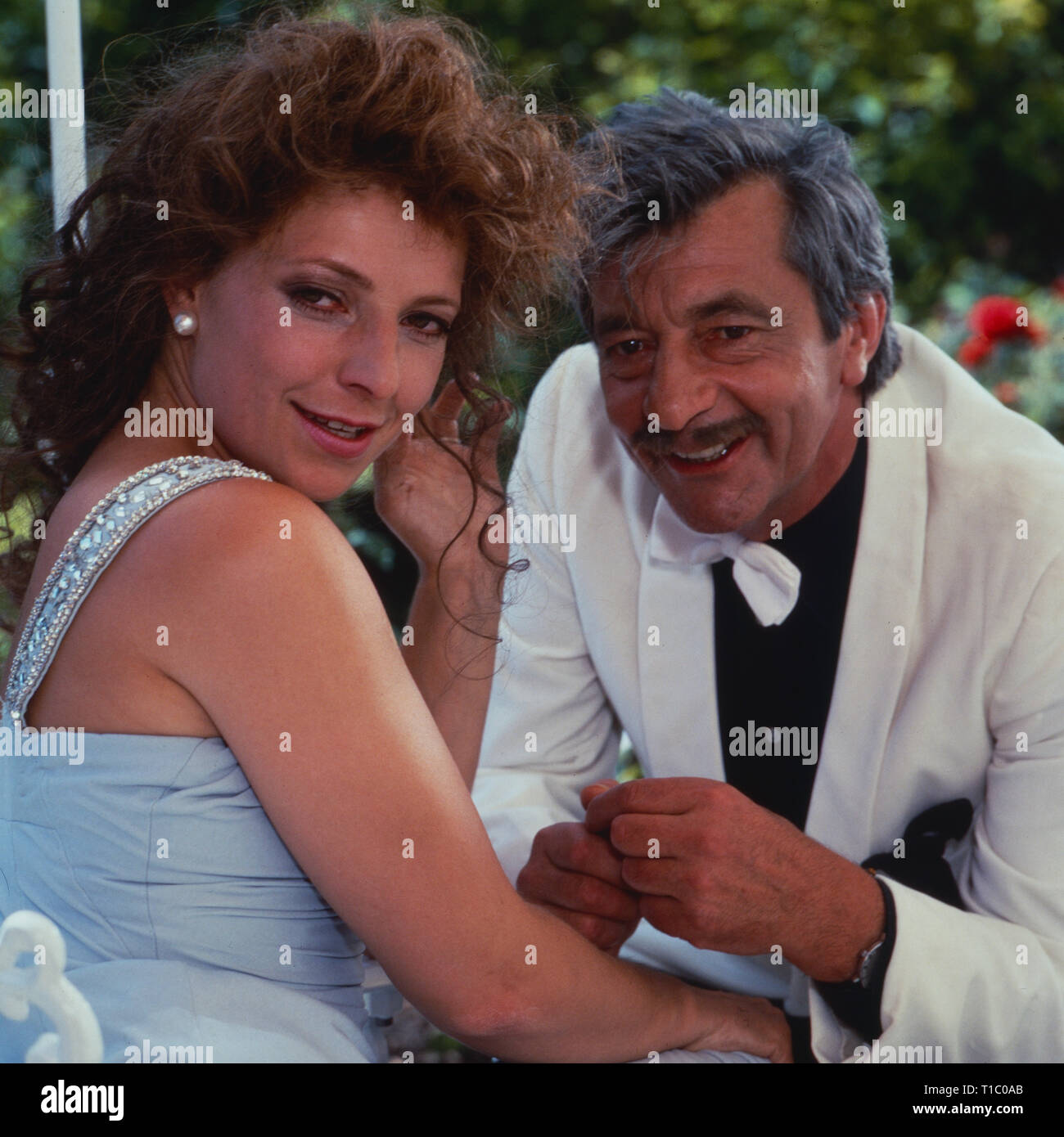 Rosowski, Fernsehserie, Deutschland 1990, Folge: 'Blumen in der Vase', Darsteller: Monika Baumgartner, Günter Mack Stock Photo