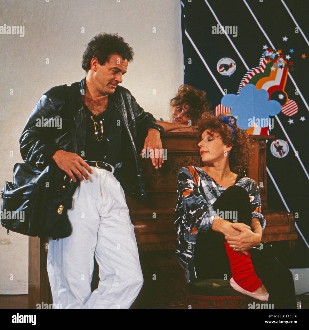 Rosowski, Fernsehserie, Deutschland 1990, Folge: 'Oh Girl', Darsteller: Raphael Tabor, Monika Baumgartner, Tina Hubbard Stock Photo