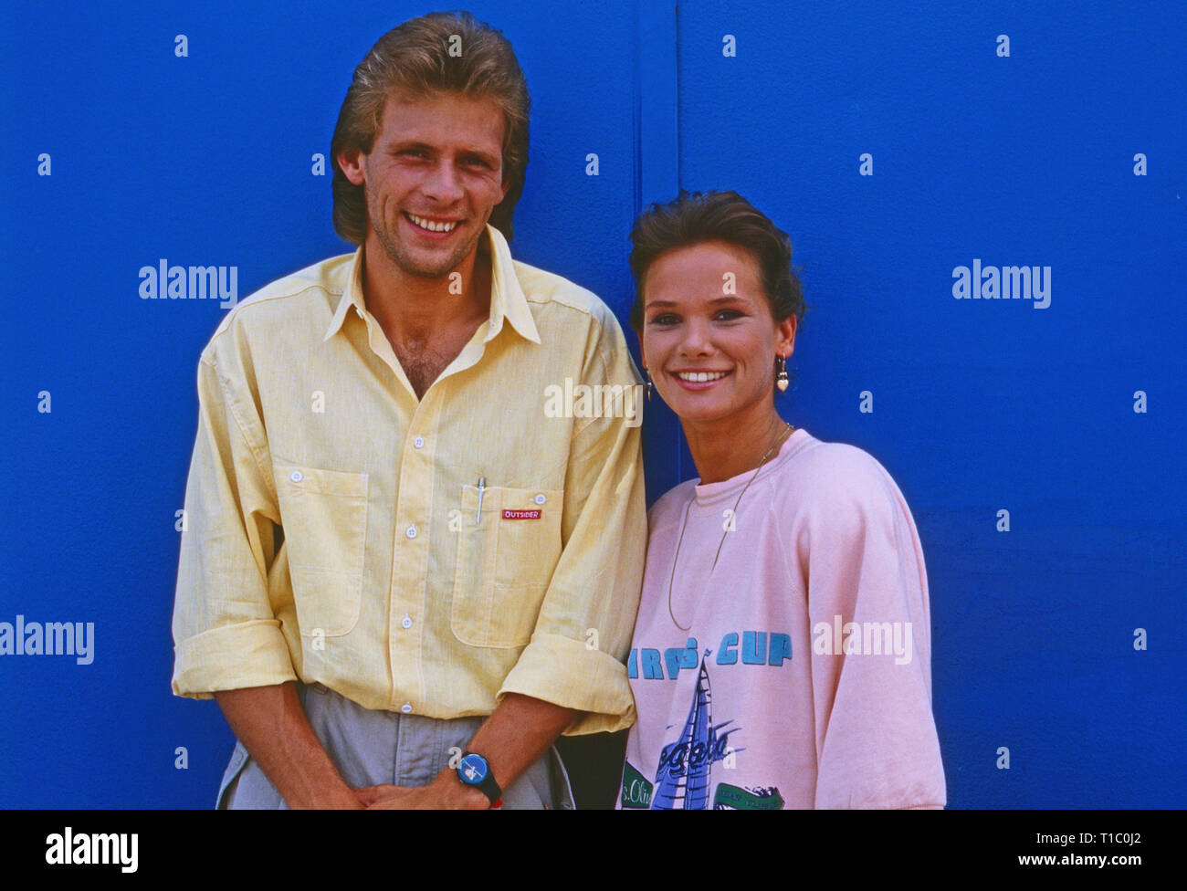 Zdf Ferienprogramm Fur Kinder Deutschland 1988 Moderatoren Benny Schnier Und Sabine Noethen Stock Photo Alamy