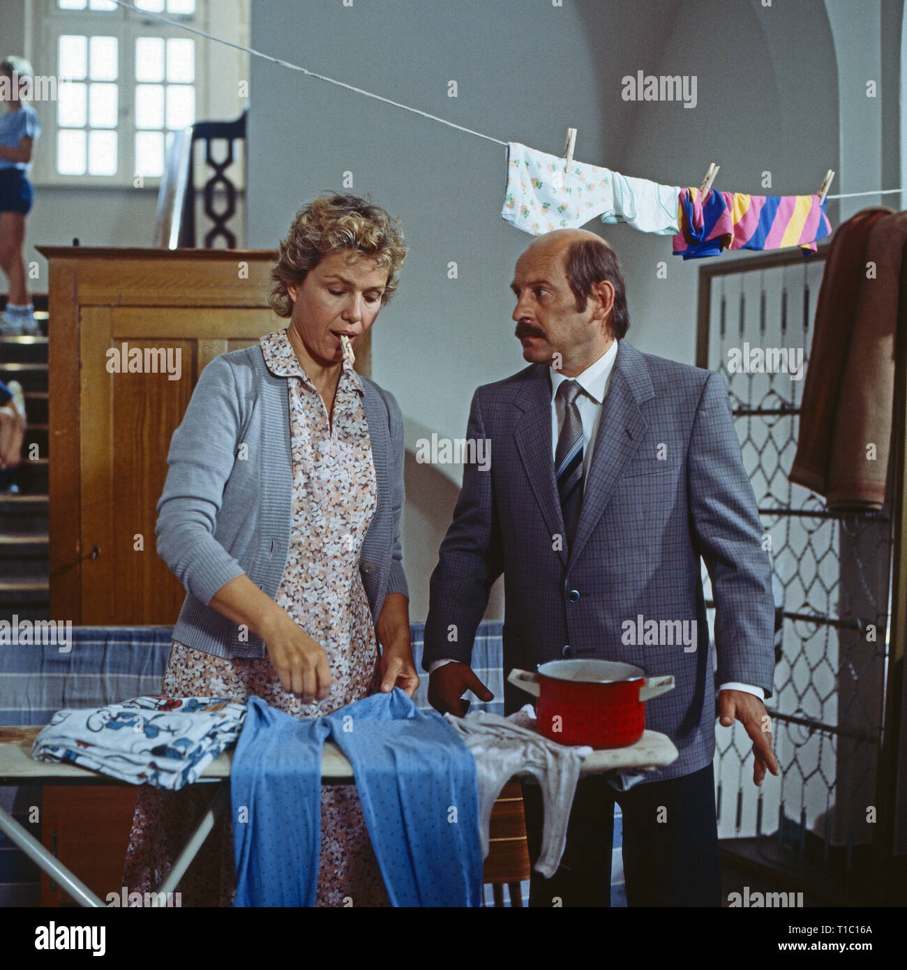 Großer Bahnhof - Hilfe! Die Franzosen kommen!, Fernsehfilm, Deutschland 1985, Regie: Georg Marischka, Darsteller: Witta Pohl, Heinz Meier Stock Photo