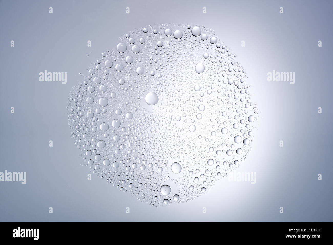 Water droplets glass hi-res stock photography and images - Alamy