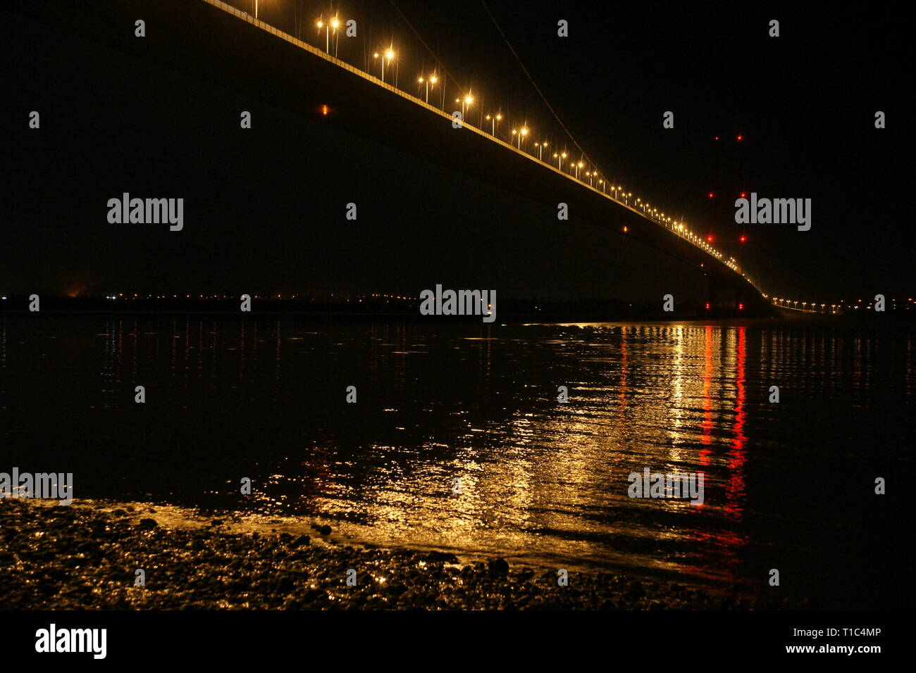 Humber Bridge, single-span suspension bridge at night Stock Photo