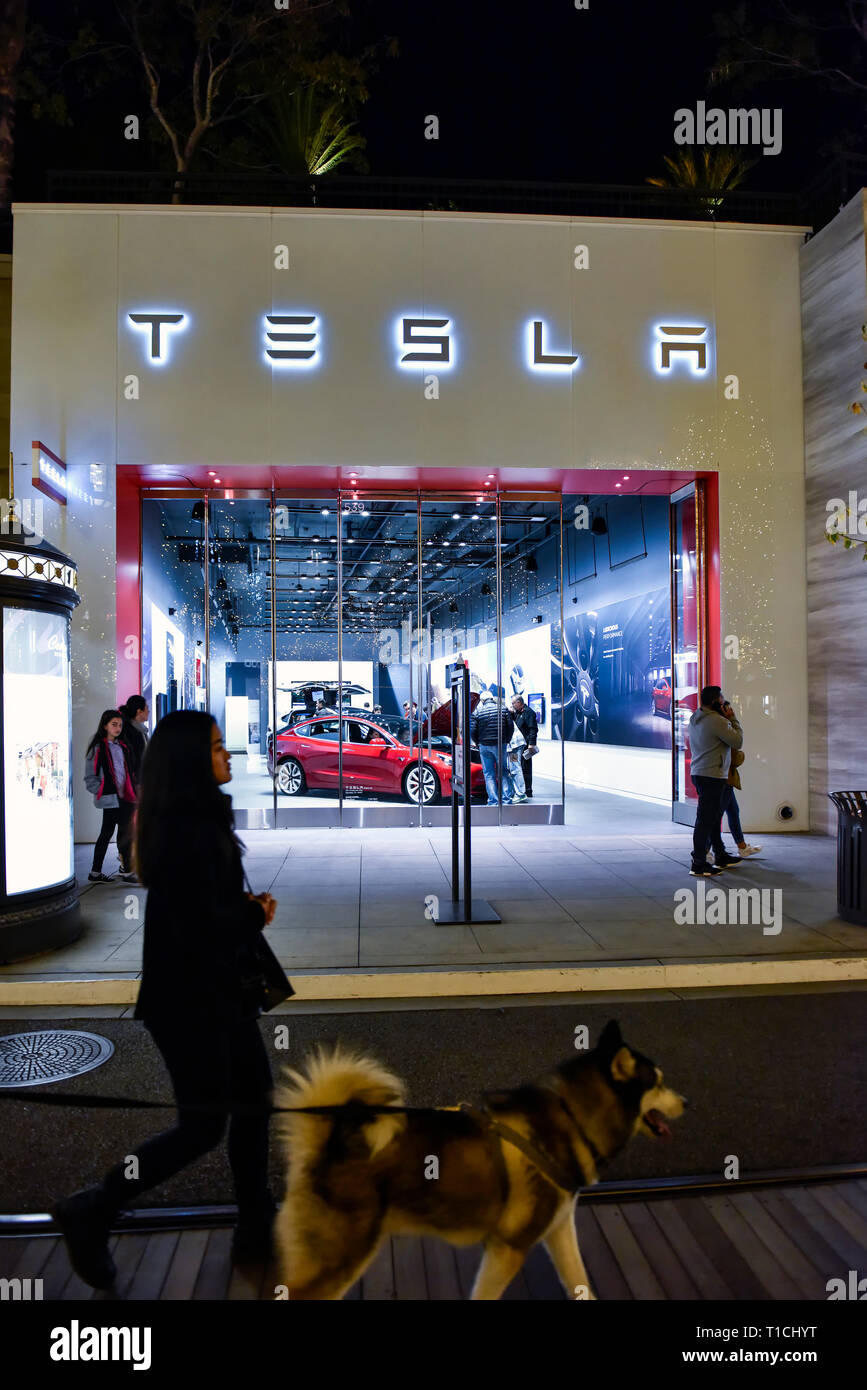 Tesla Store Front in Glendale, California Stock Photo