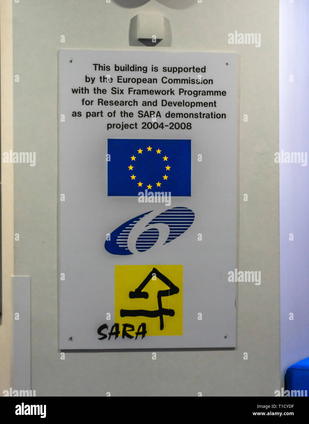 A sign indicating EU funded resources on a UK university campus, Six Framework Programme for Research and Development as part of the SARA project Stock Photo