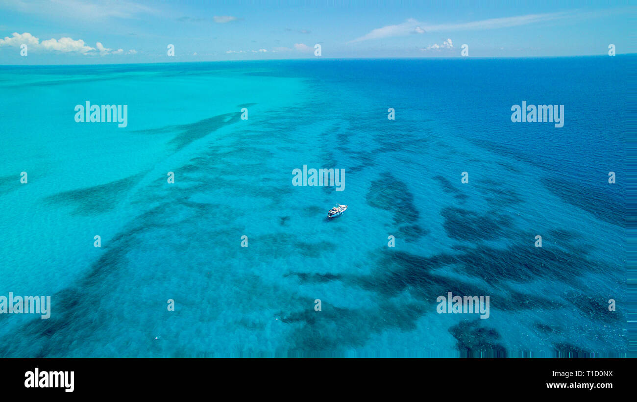 Aerial view, diving boat at Bahama Banks, Bahamas, Atlantic ocean