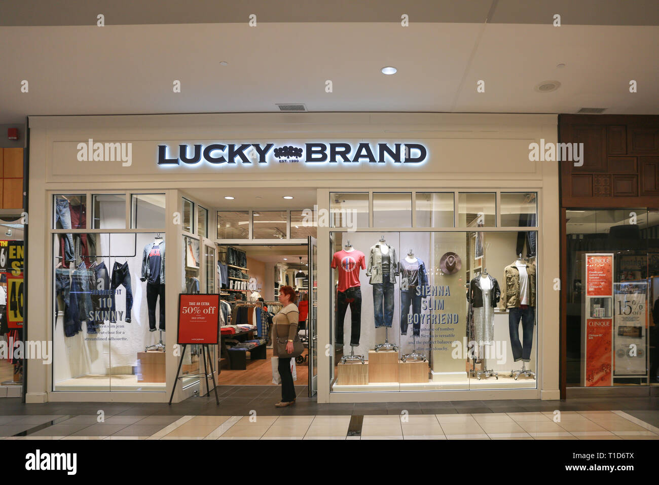 Lawrence Township New Jersey, February 24, 2019:Lucky Brand store front at  Quaker Bridge shopping mall.- Image Stock Photo - Alamy