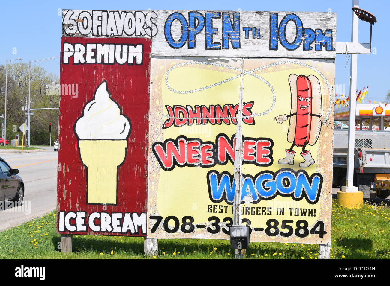 Johnny's Weenie (WeeNee) Wagon in Markham has been a favroite place for