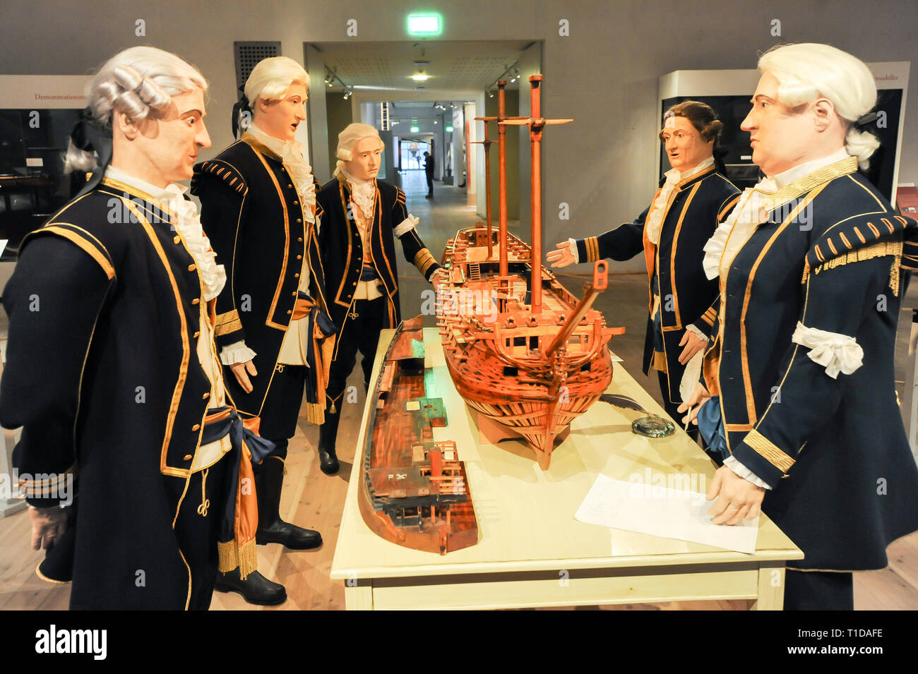 Vasa ship model and Gilbert Sheldon, admiral Carl Tersmeden, pronce