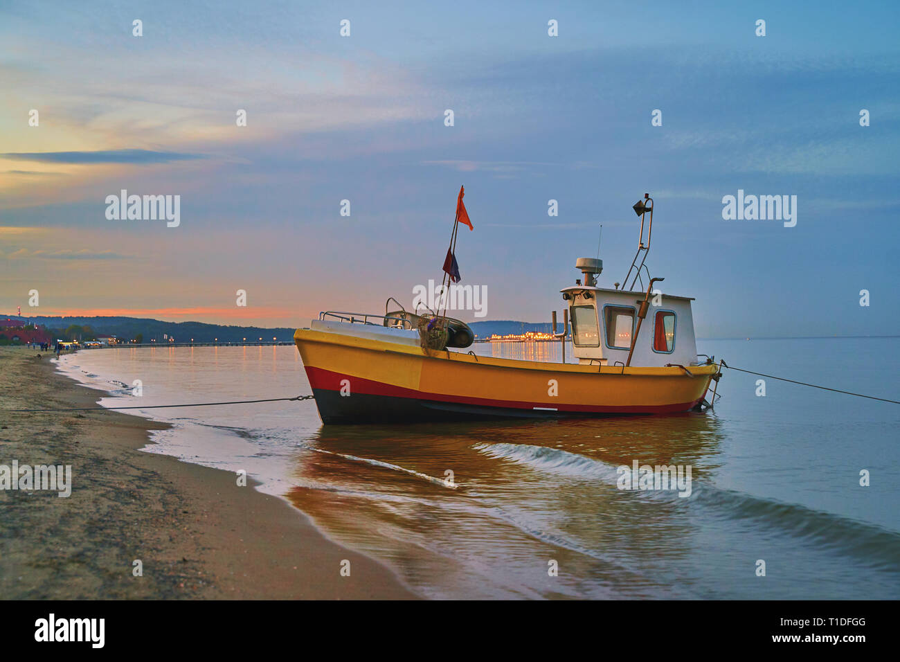 Quayside fishing sunset hi-res stock photography and images - Alamy
