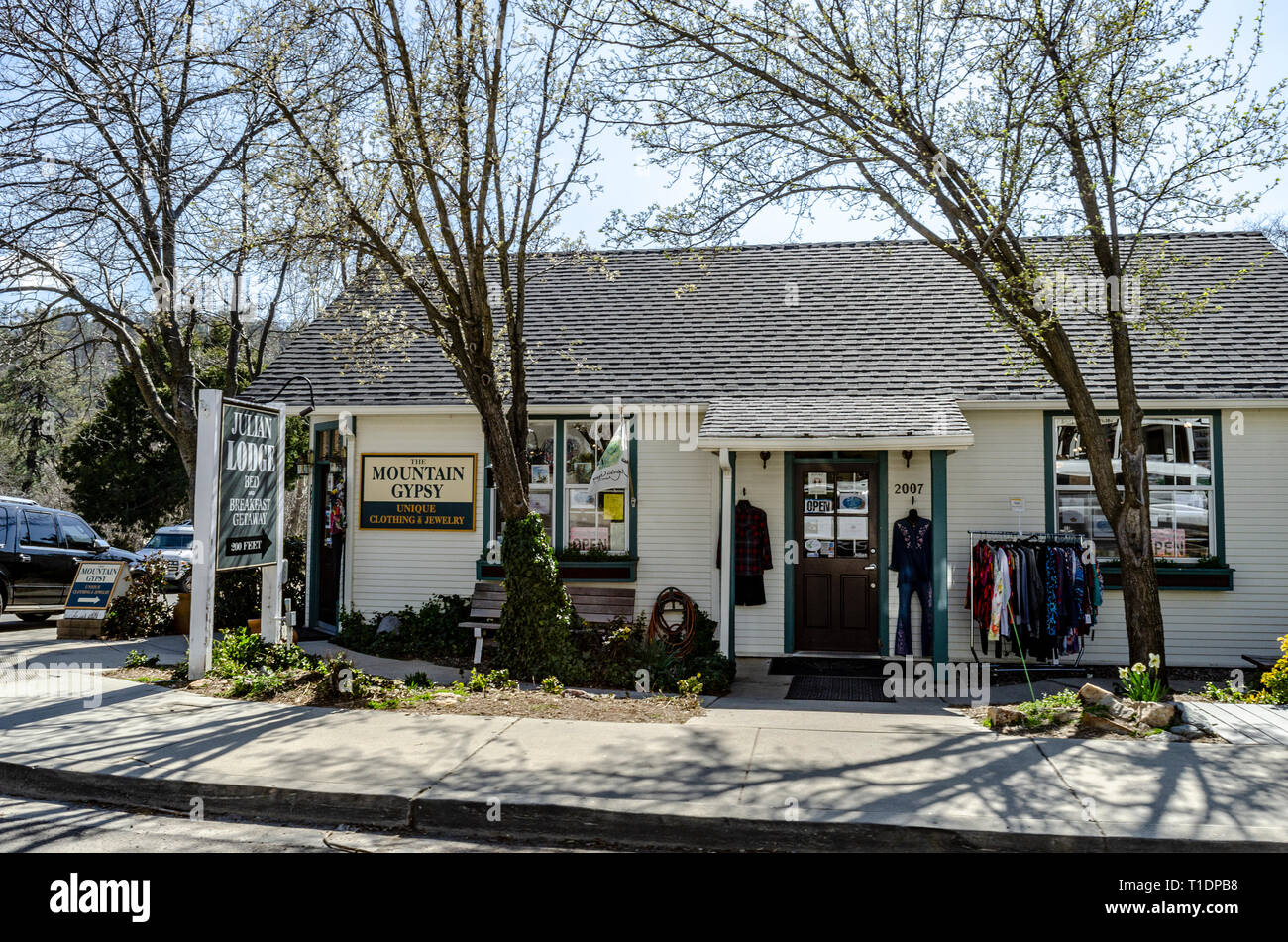 Julian Lodge and Mountain Gypsy clothing store in Julian California San