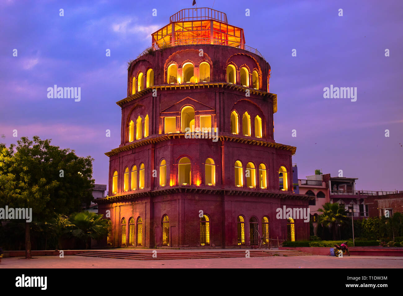 Monument in lucknow hires stock photography and images Alamy