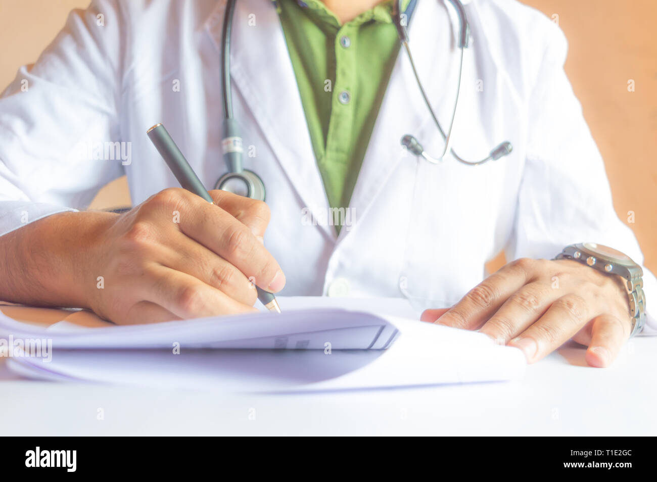 Writing checkup hi-res stock photography and images - Alamy