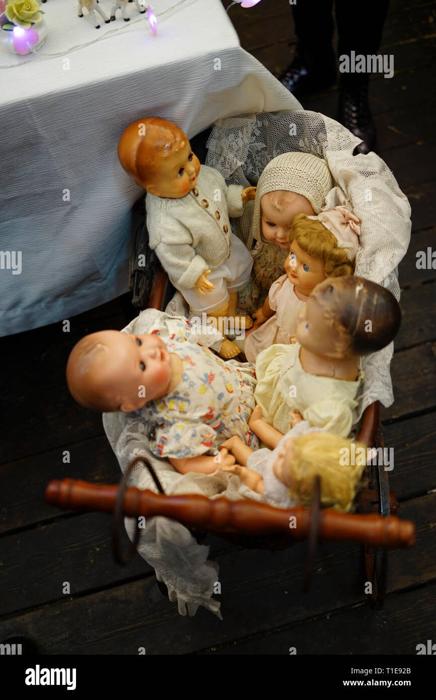 Vintage porcelain dolls hires stock photography and images Alamy