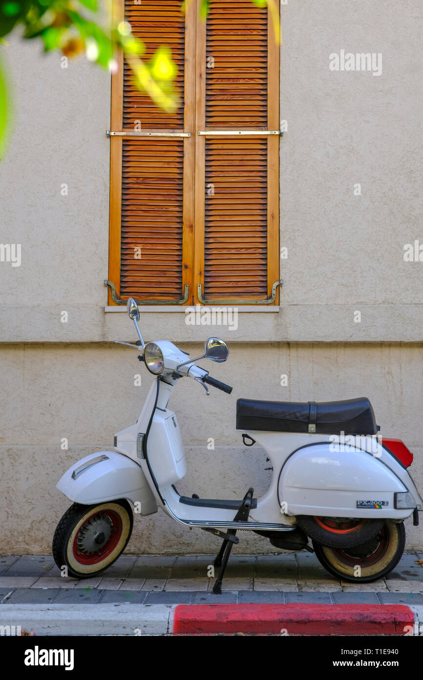 White Vintage Vespa motorbike Stock Photo - Alamy