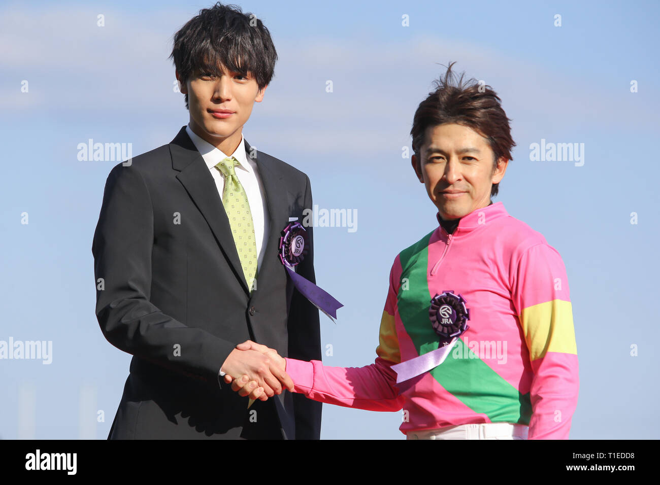 https www alamy com aichi japan 24th mar 2019 r l yuichi fukunaga taishi nakagawa horse racing jockey yuichi fukunaga poses with presenter taishi nakagawa during the victory ceremony after riding mr melody to win the takamatsunomiya kinen at chukyo racecourse in aichi japan credit eiichi yamaneafloalamy live news image241877700 html