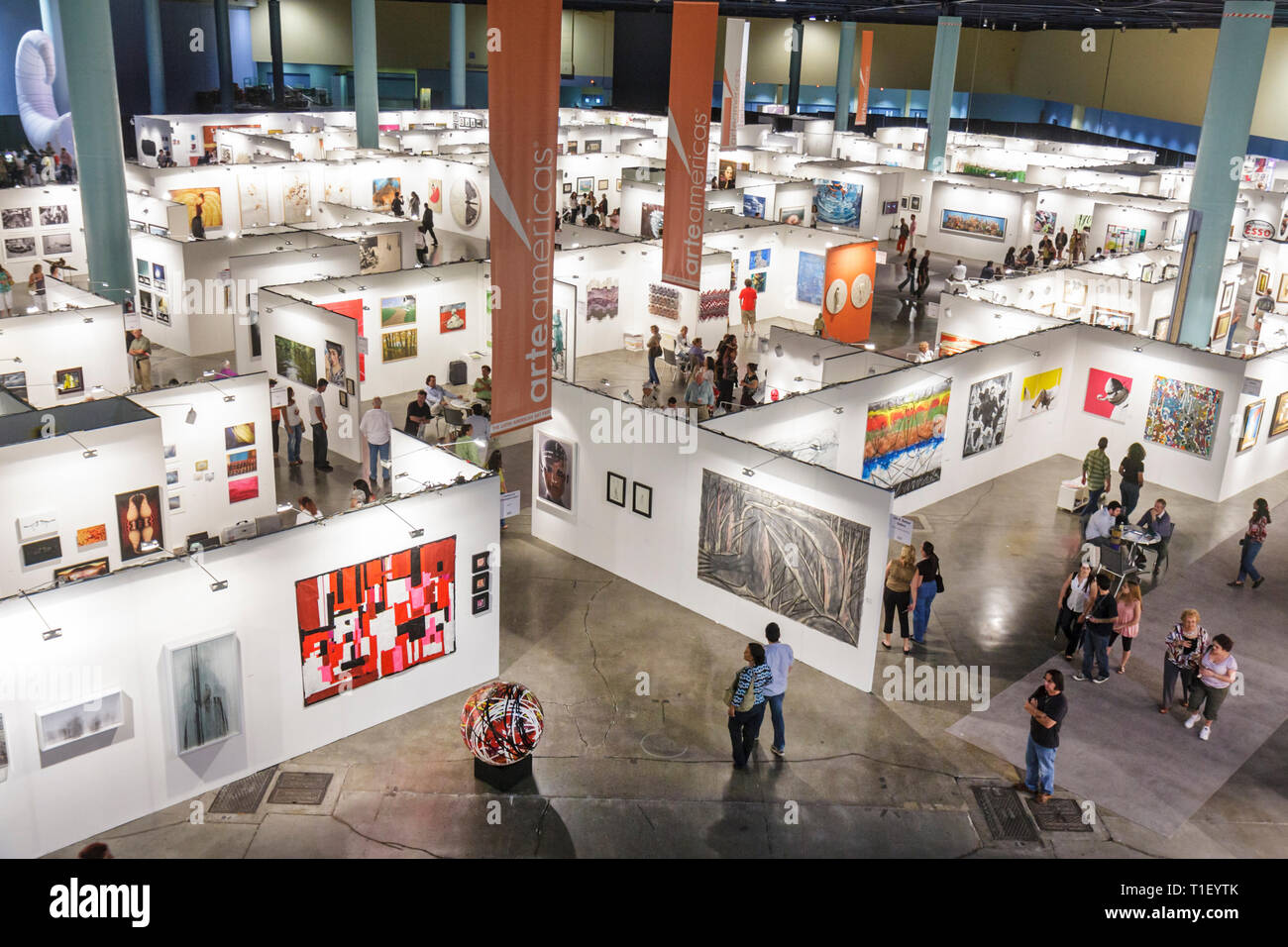 Miami Beach Florida,Miami Beach Convention Center,centre,Arte Americas