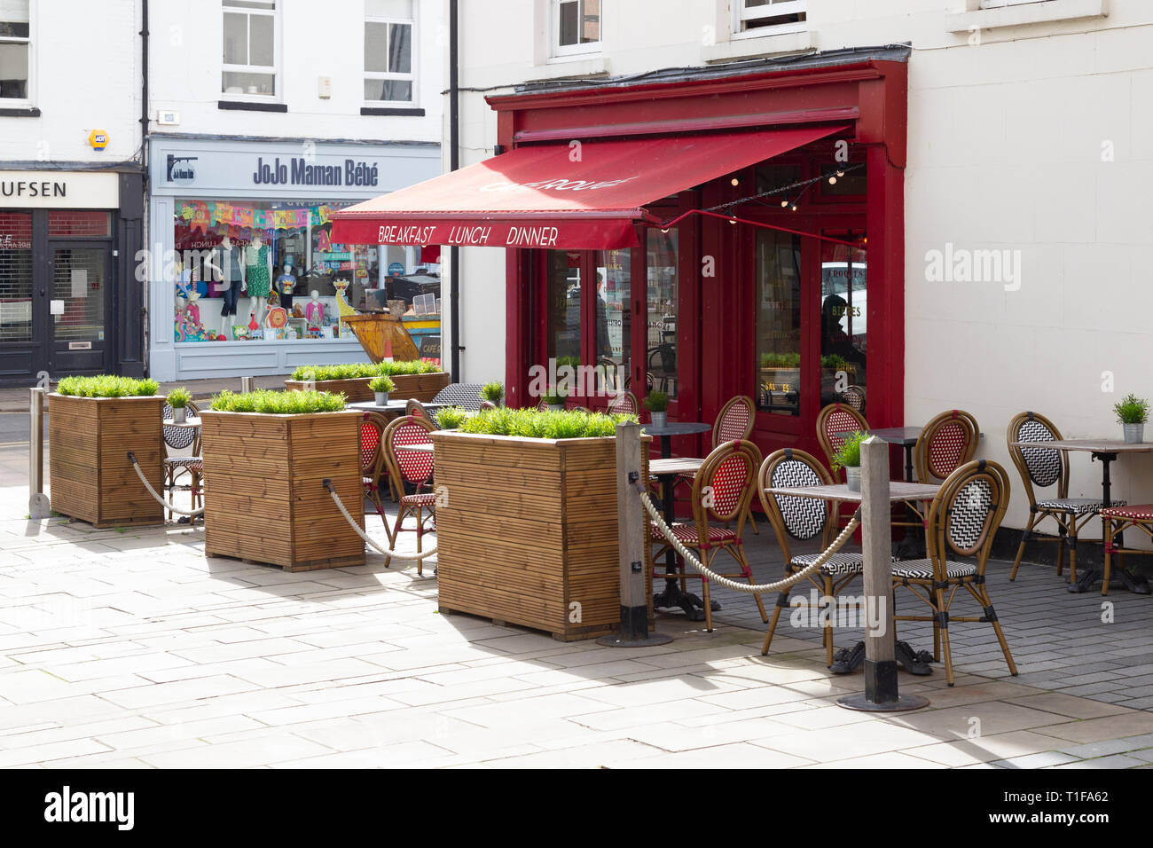 Page 10 Public Seating Outdoor Outside High Resolution Stock Photography And Images Alamy