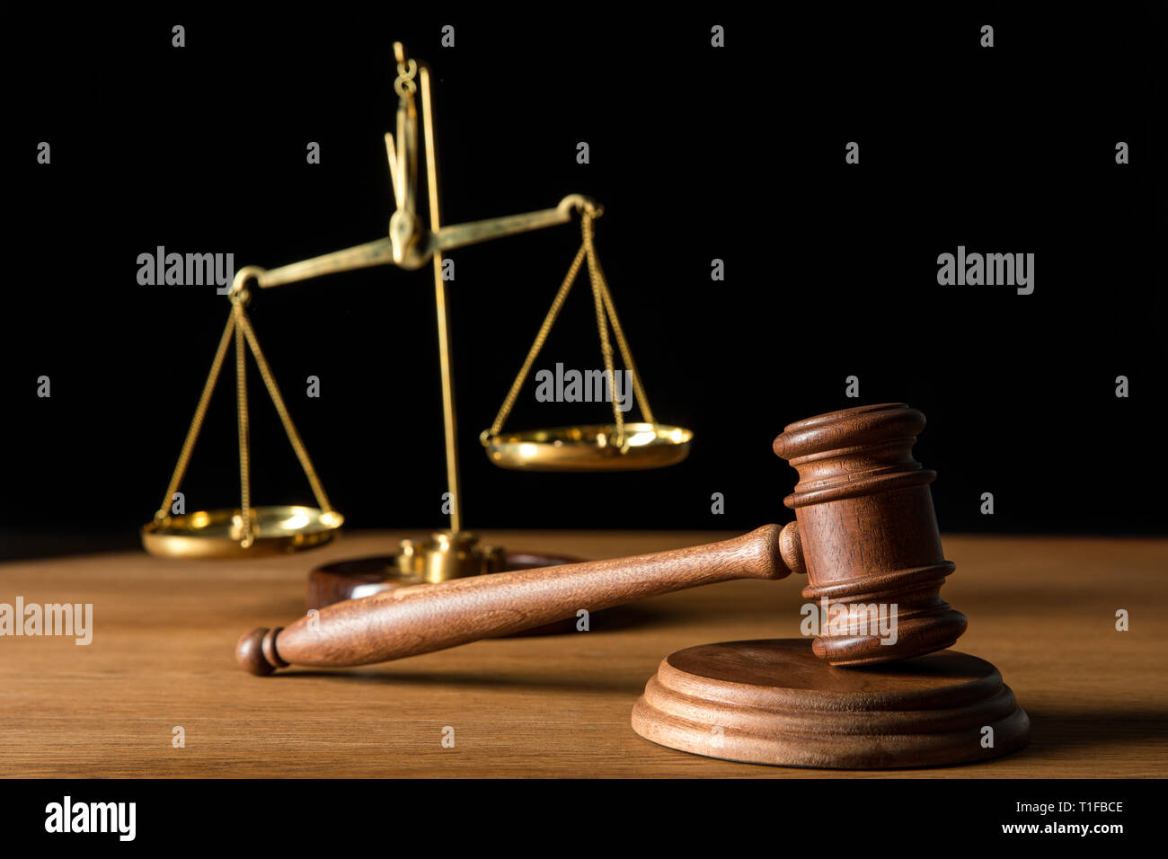 Vintage scales of justice hi-res stock photography and images - Alamy