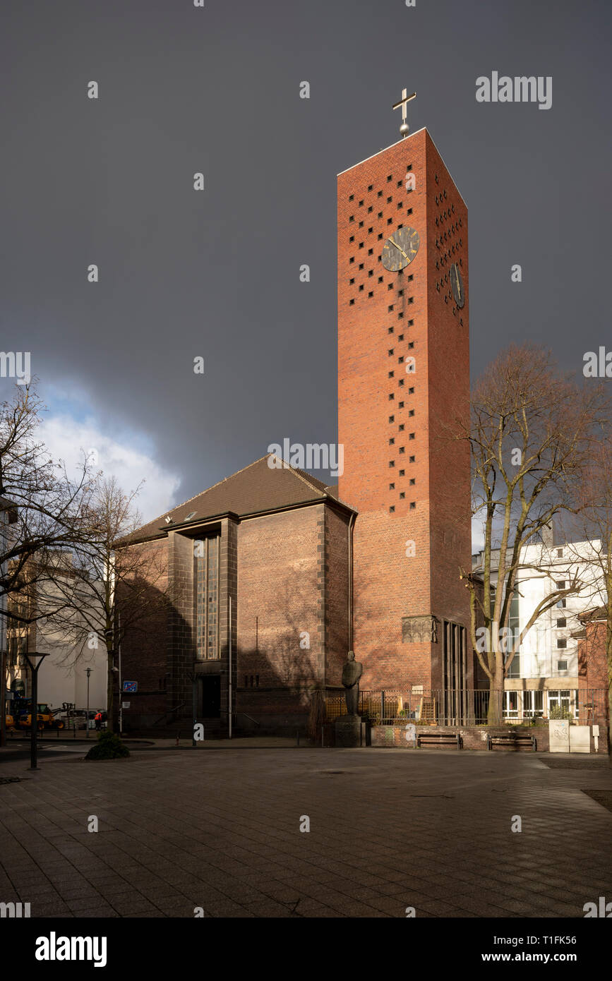 Krefeld, Alte Kirche, Blick von Südwesten, nach Kriegszerstörung Wiederaufbau in den 1950er Jahren von Paul Alfred Kesseler Stock Photo