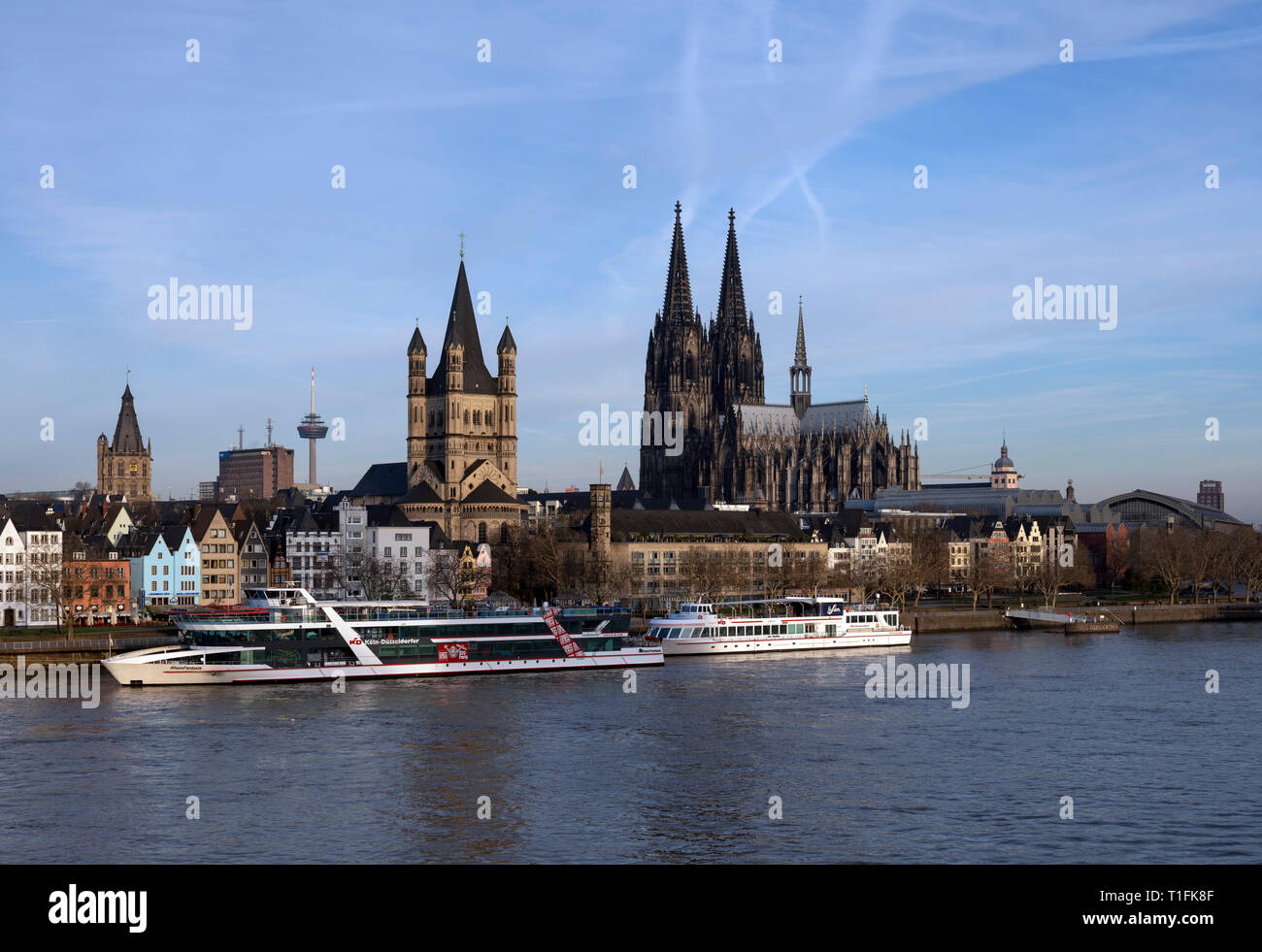 Köln, Blick von der rechten Rheinseite auf den Dom Stock Photo