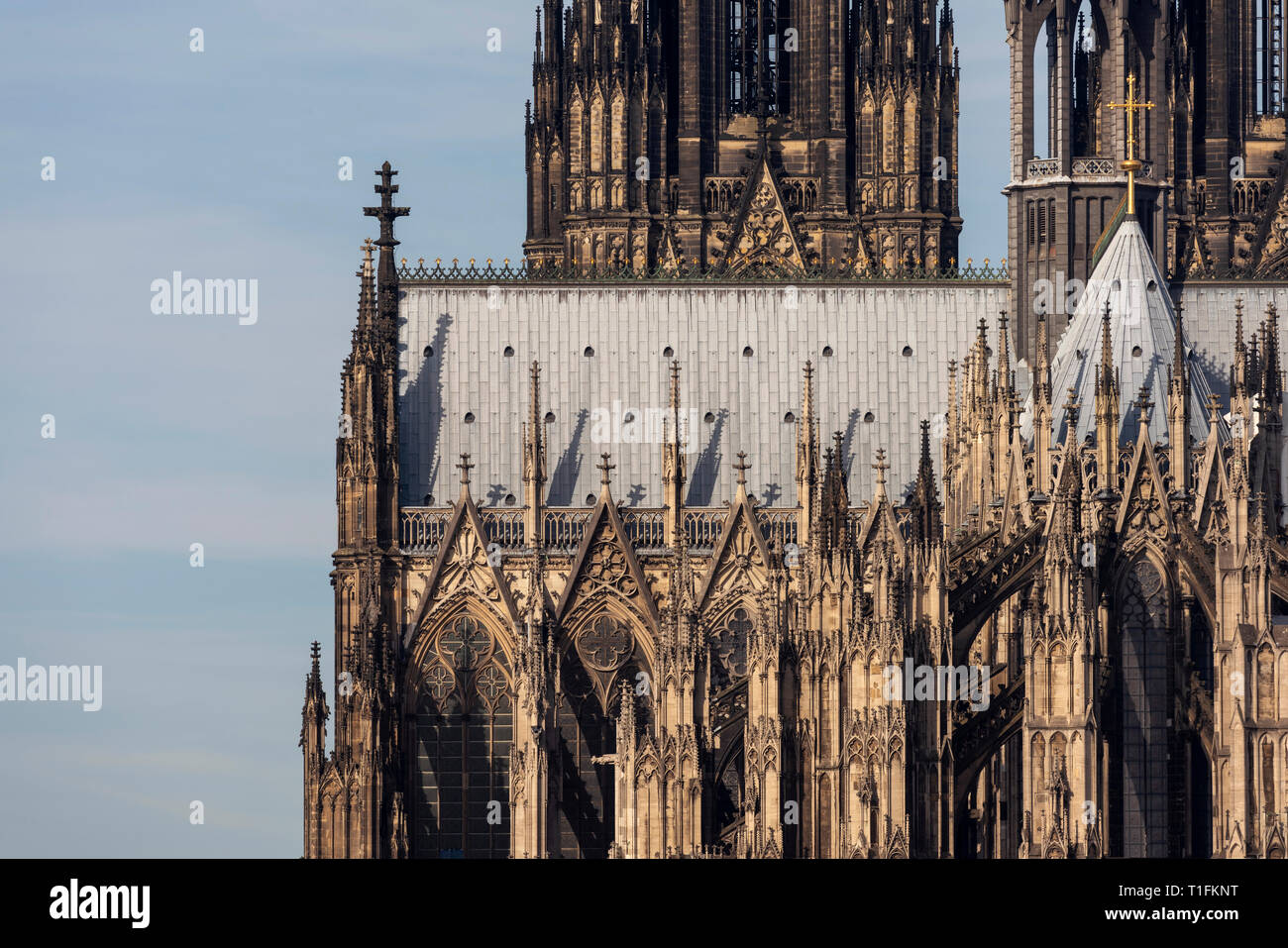 Köln, Blick von der rechten Rheinseite auf den Dom, Detail Querhaus und Chor Stock Photo