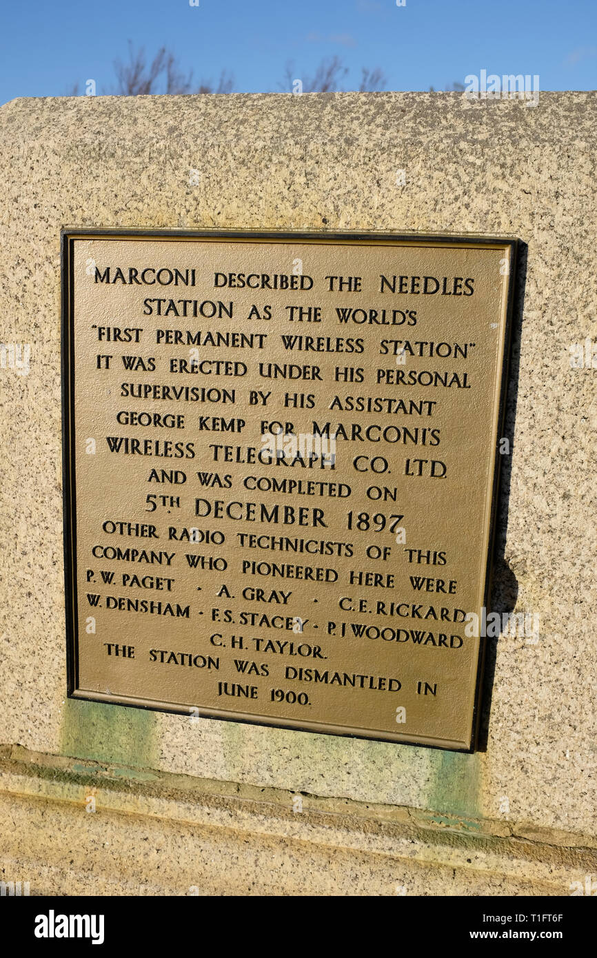 Plaque,commemorating,Marconi,first,permamnent,wireless,station,,radio,waves,Marconi's,Wireless,Telegraph,Co,Ltd,5th,December,1897,Alum Bay,The Needles Stock Photo