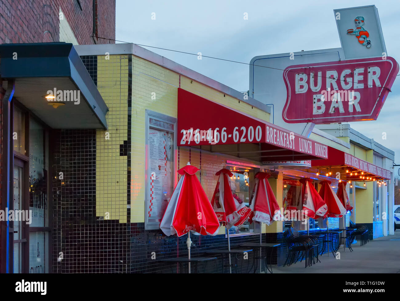 Bristol, Virgin,USA - March 20,2019: Right off State Street sits the Burger Bar, famous for it's historical stories involving Country Singer legend, H Stock Photo