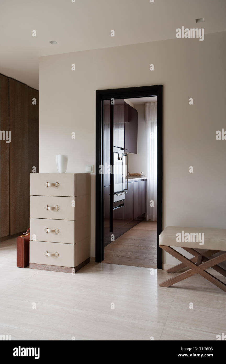 Modern tallboy drawers hi res stock photography and images Alamy