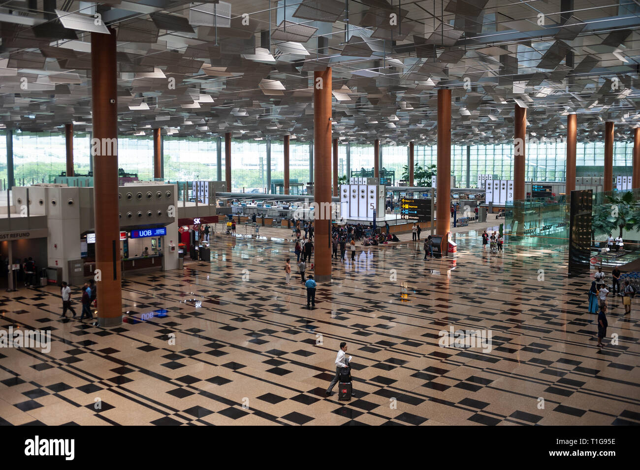 01.03.2019, Singapore, Singapore, Singapore - A view into the departure hall of Terminal 3 at Changi Airport. 0SL190301D040CAROEX.JPG [MODEL RELEASE:  Stock Photo