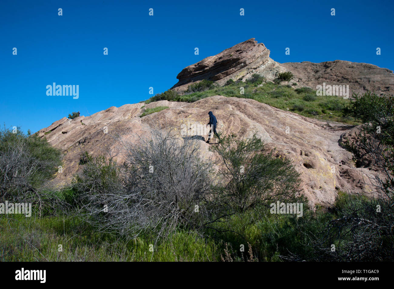 Visitor at Vasquez Rocks near Agua Dulce in the Antelope Valley in Southern California, USA Stock Photo