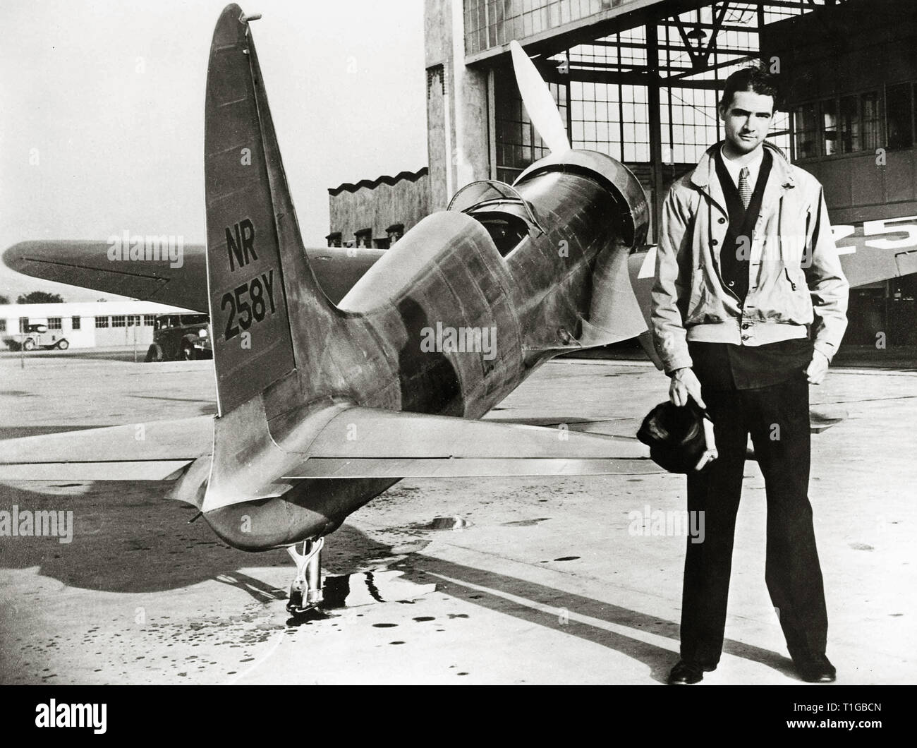 Howard hughes h 1 racer hi-res stock photography and images - Alamy