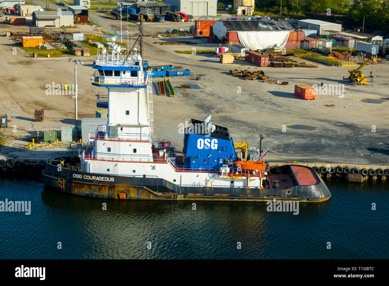 Vessel OSG COURAGEOUS (IMO: 9395707, MMSI: 367481310) is a Pusher Tug built in 2011 and currently sailing under the flag of United States of America b Stock Photo