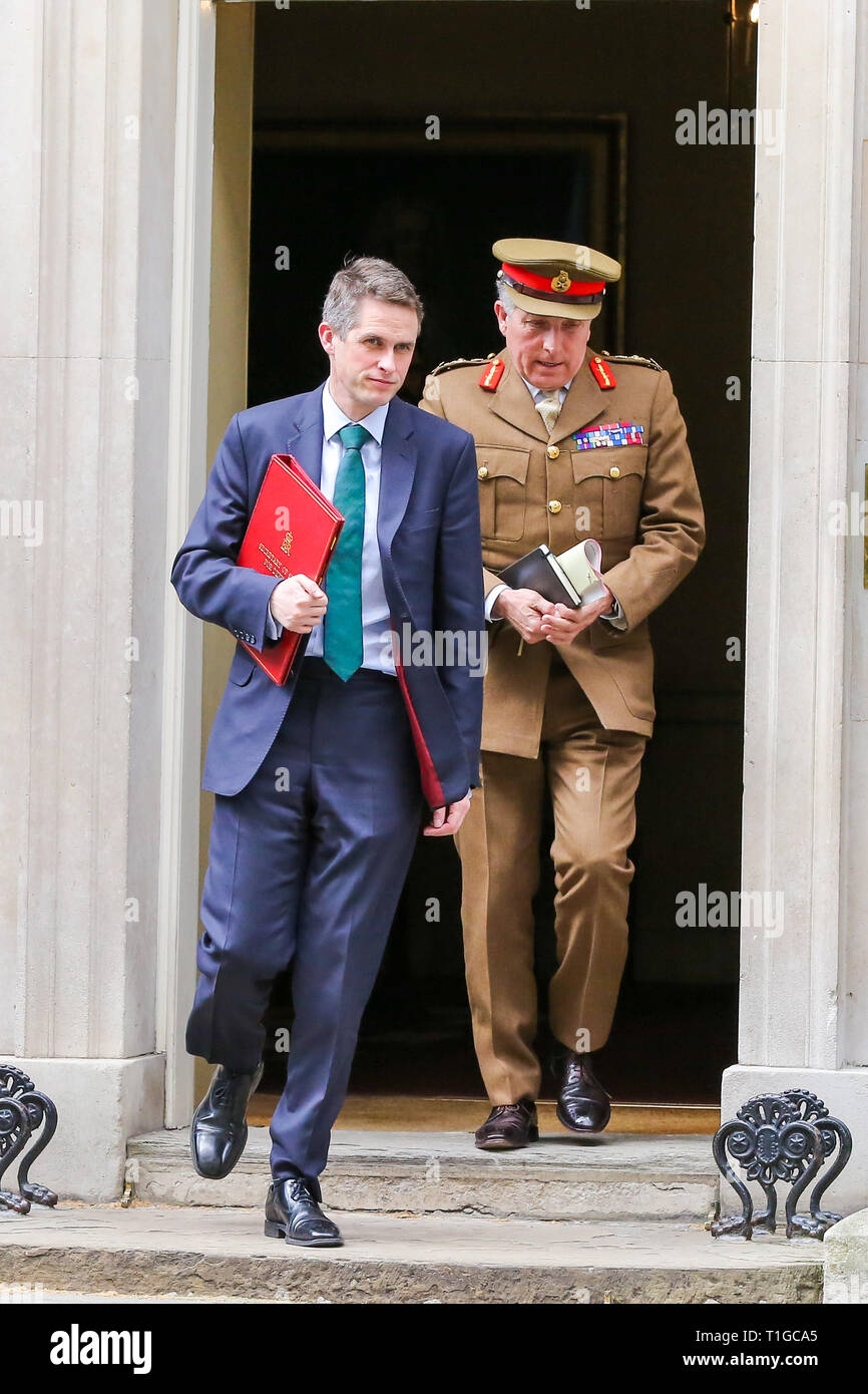 General sir nick carter hi-res stock photography and images - Alamy