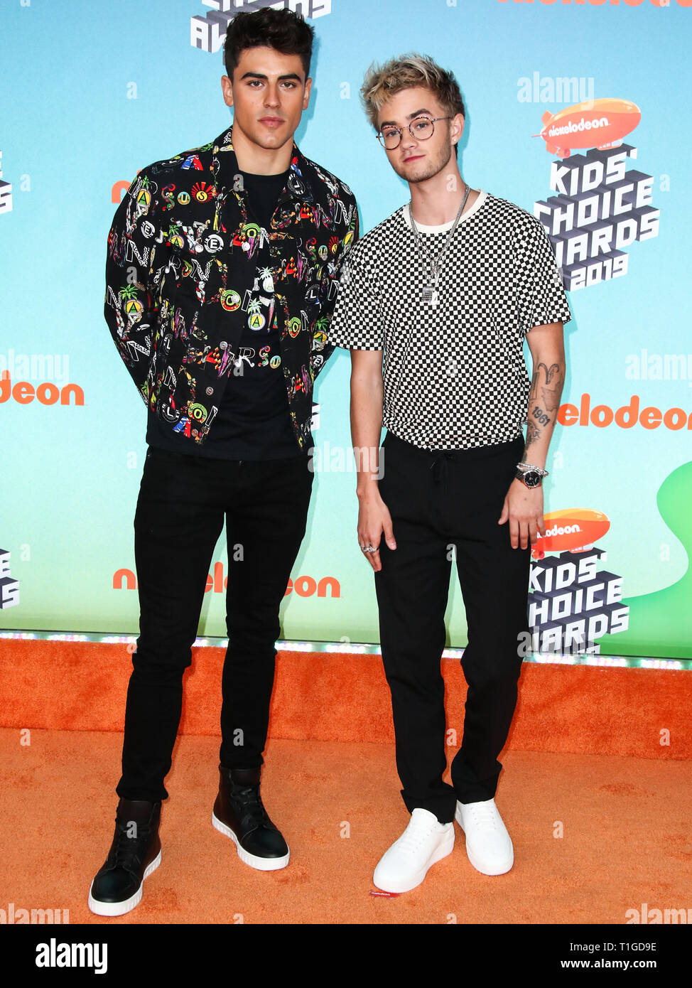 LOS ANGELES, CA, USA - MARCH 23: Jack Johnson and Jack Gilinsky of ...