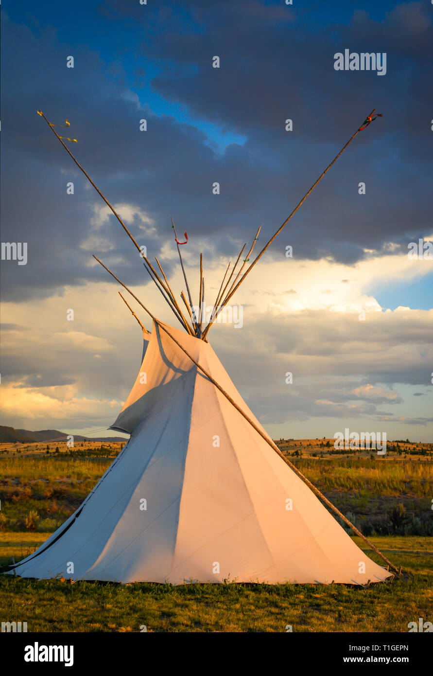 Structure of a tipi hi-res stock photography and images - Alamy