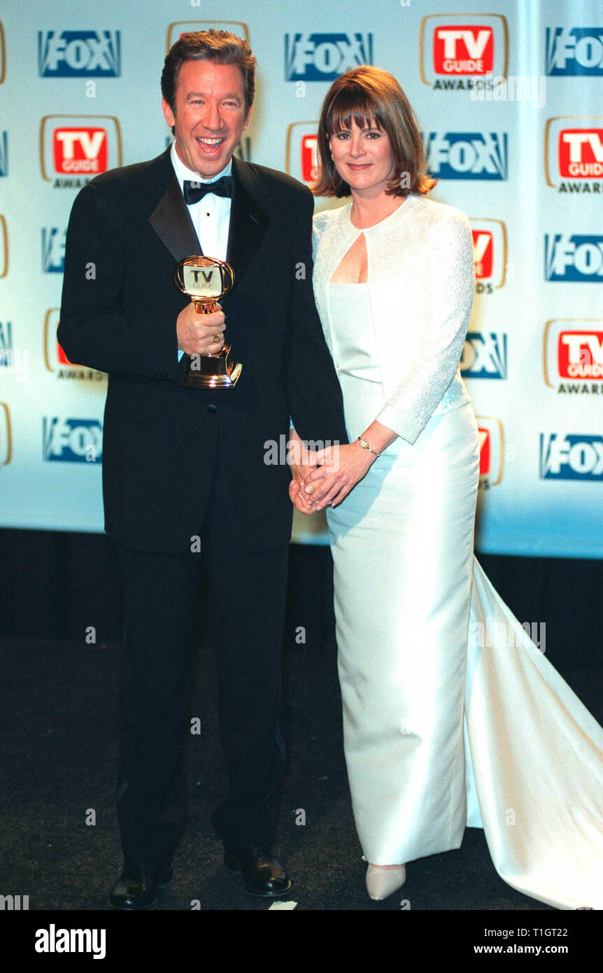 LOS ANGELES, CA - February 1, 1999:  'Home Improvement' stars TIM ALLEN & PATRICIA RICHARDSON at the 1st Annual TV Guide Awards in Los Angeles. He won for Favorite Actor in a Comedy. © Paul Smith / Featureflash Stock Photo