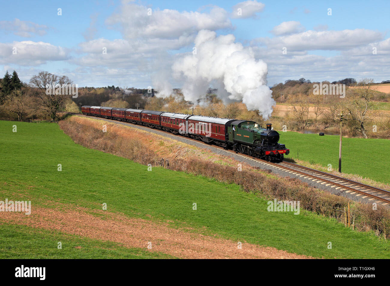 4144 heads past little Rock on the Severn Valley Railway. Stock Photo