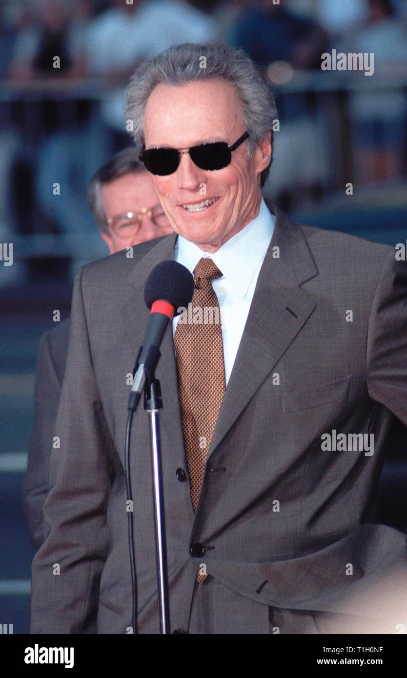 LOS ANGELES, CA. September 30, 1999:   Actor/director Clint Eastwood at Mann's Chinese Theatre in Hollywood where Warner Bros. chairmen & co-CEOs Robert A. Daly & Terry Semel had their hand & footprints set in cement.                                   © Paul Smith / Featureflash Stock Photo