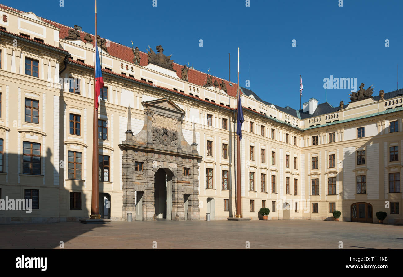 Pague: First Courtyard of the Prague Castle, Matthias Gate Stock Photo