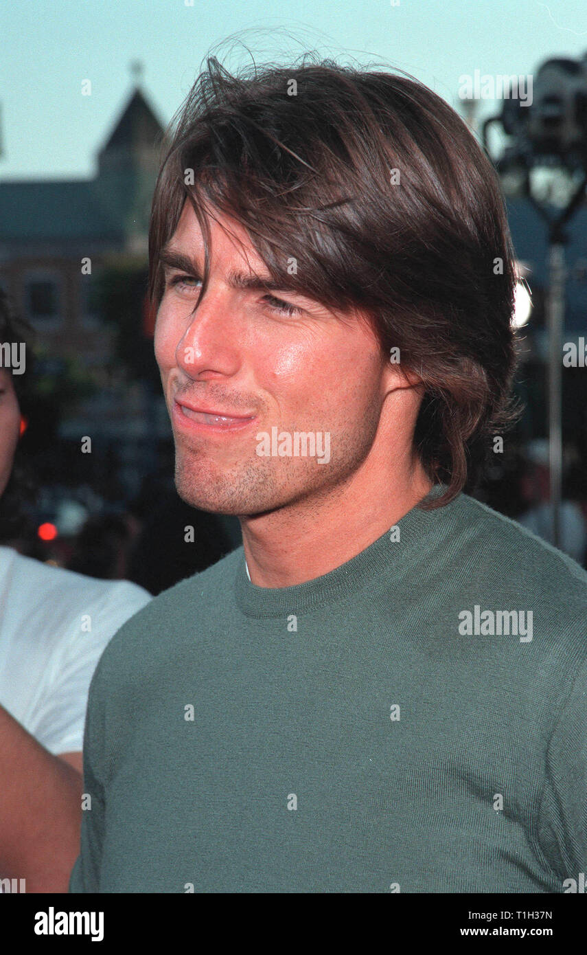 LOS ANGELES, CA. July 13, 1999: Actor TOM CRUISE at the world premiere, in  Los Angeles, of his new movie "Eyes Wide Shut". © Paul Smith / Featureflash  Stock Photo - Alamy