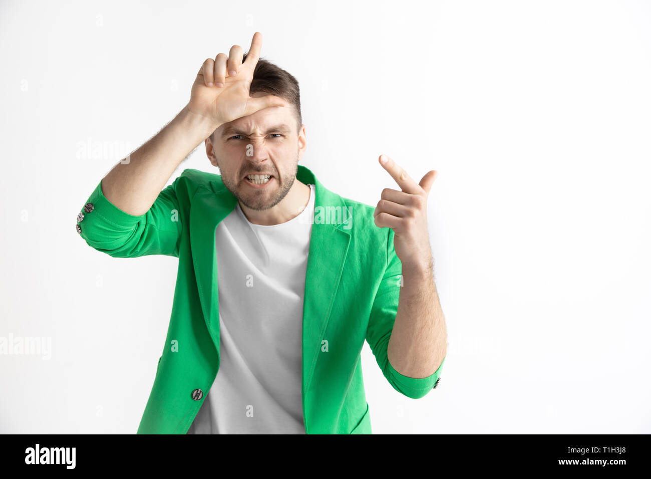 12 Warning Signs You're Dating a Loser