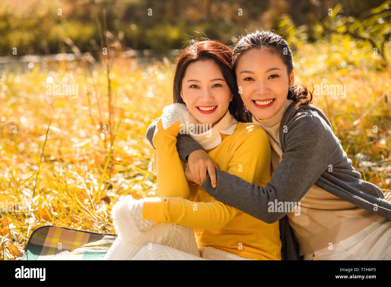 Best outdoor clothing hi-res stock photography and images - Alamy