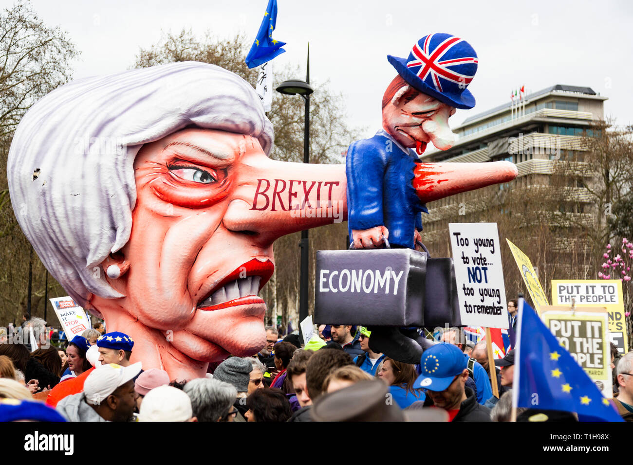 london-uk-23-march-2019-brexit-float-featuring-theresa-may-designed-by-german-designer-jacques-tilly-remain-supporters-and-protesters-take-part-in-a-march-to-stop-brexit-in-central-london-calling-for-a-peoples-vote-T1H98X.jpg