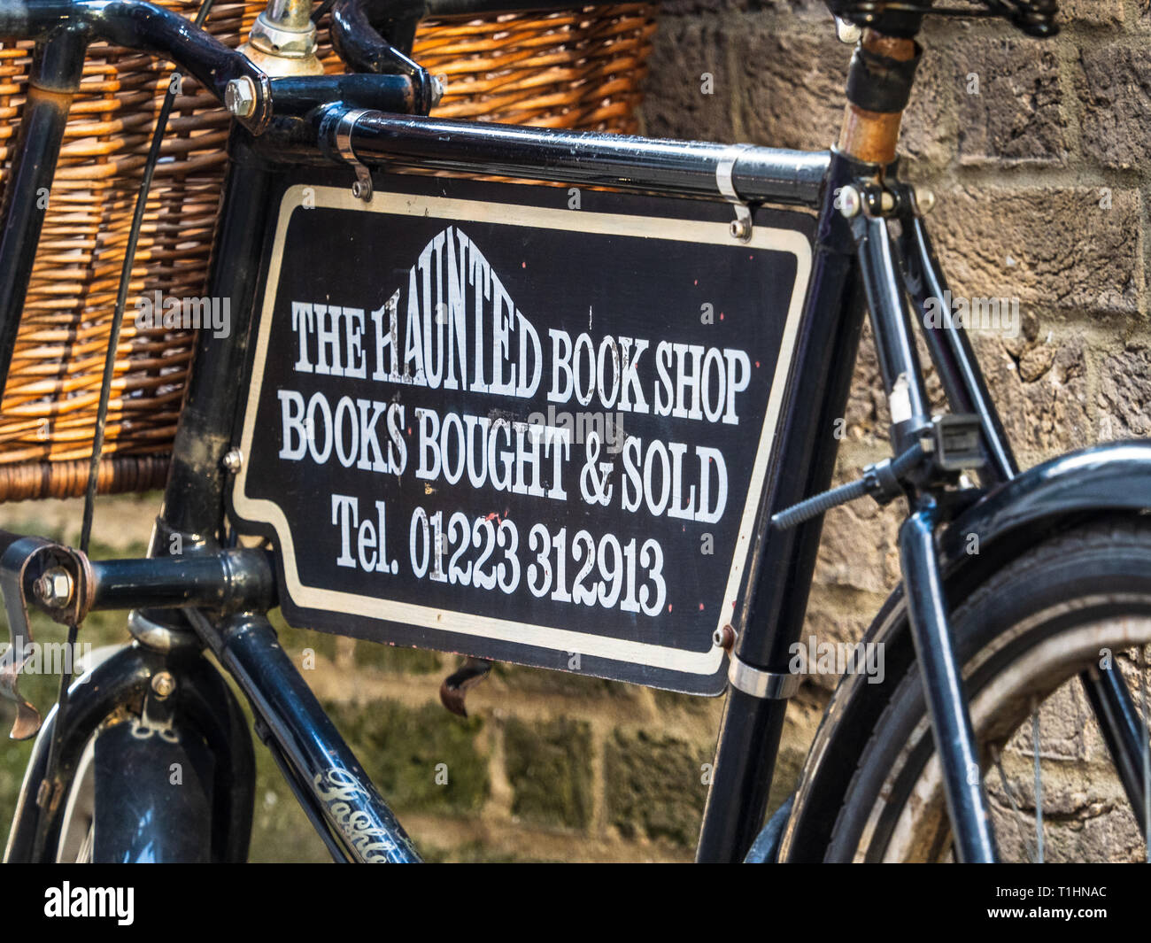 Vintage Bike outside the Haunted Book Shop in Central Cambridge UK Stock Photo