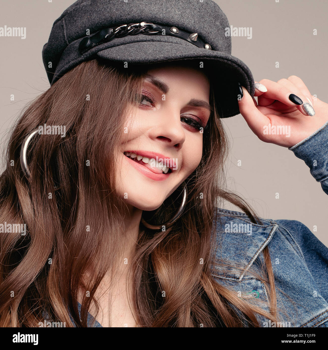 Stylish cap hotsell for girl