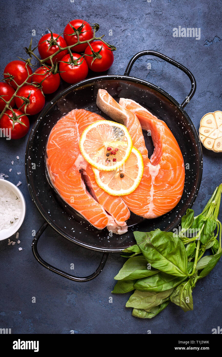 Fresh salmon steaks Stock Photo - Alamy