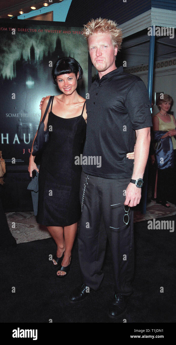 LOS ANGELES, CA - July 20, 1999: Actor JAKE BUSEY & girlfriend KIMBERLY ...