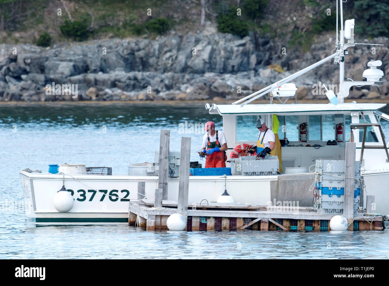 Lobster boat in bar maine hires stock photography and images Alamy