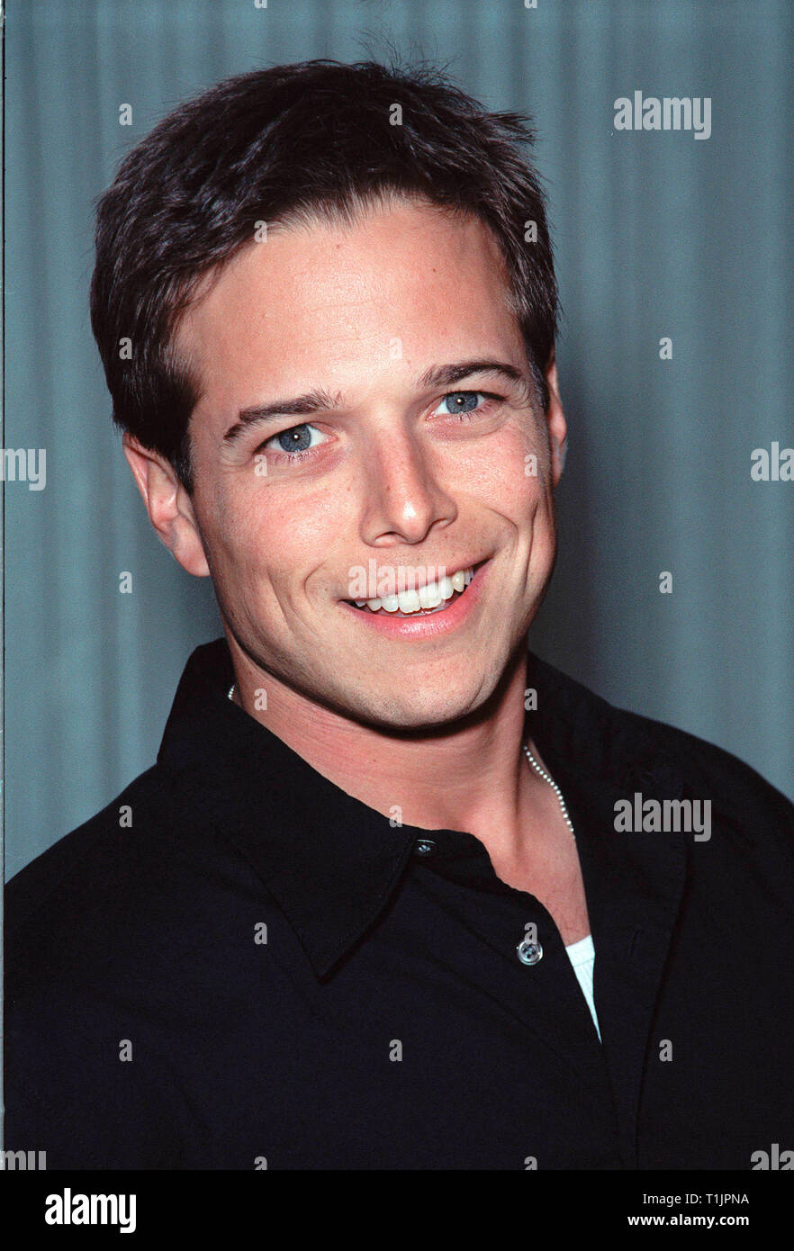 LOS ANGELES, CA. November 05, 1999: Actor Scott Wolf at reception in ...